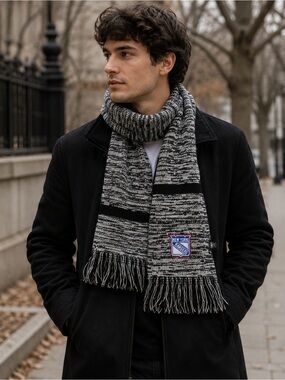 NY Rangers Black & White Knit Scarf - Team Logo
